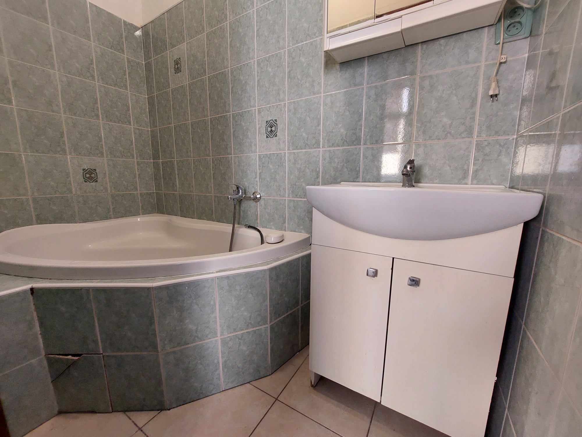 BRI LUZU 122 - BYT 3 - 1. PATRO